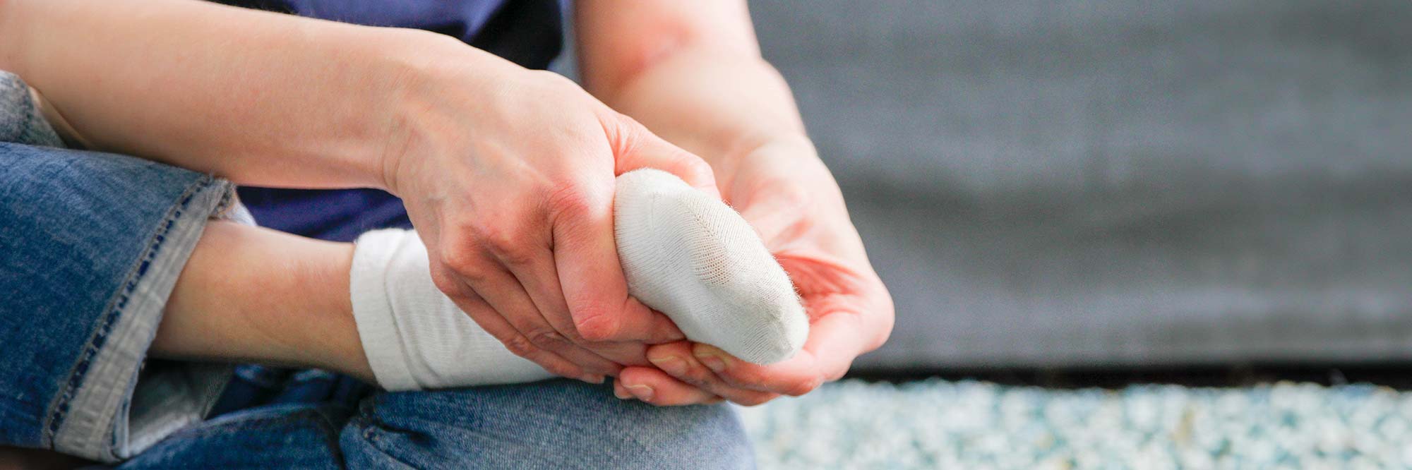 Is the bump at the base of your pinky toe a tailor’s bunion? How to spot the symptoms and when to get treatment